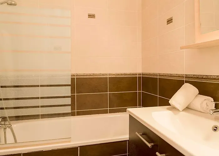 Ogmontelimar Nord Medieval Hotel Rochemaure